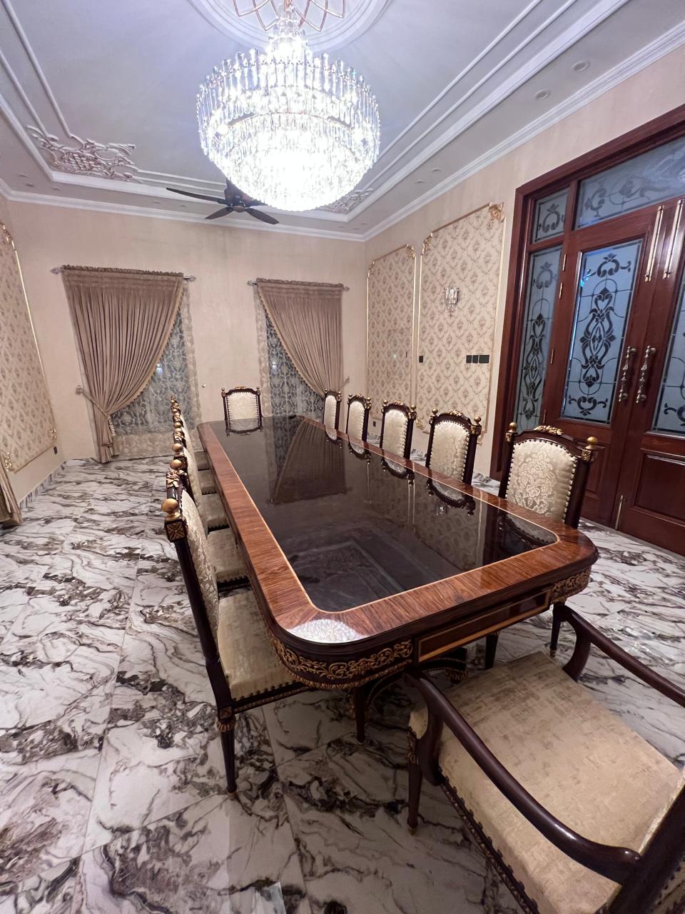 Crown Dining Set