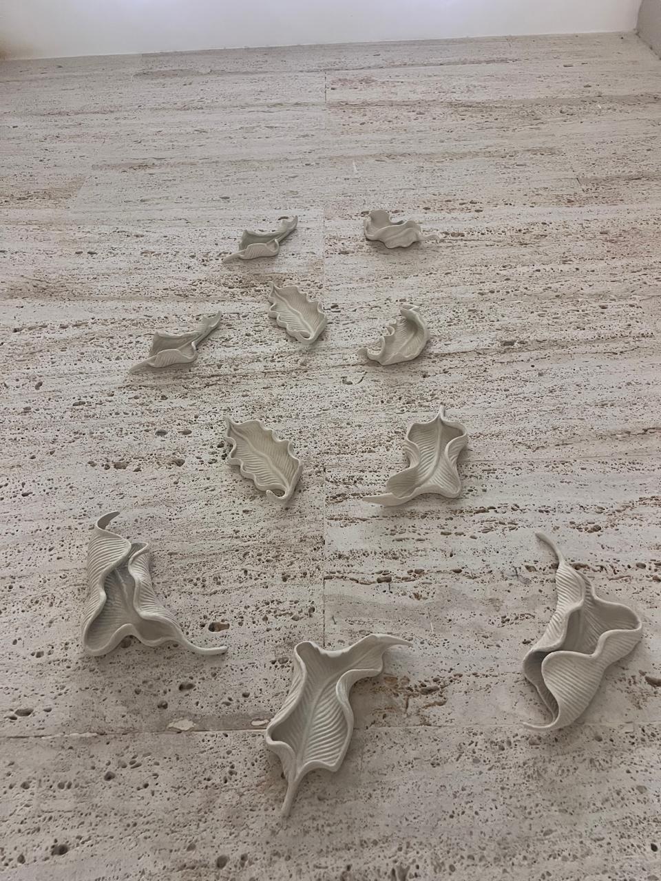 Aurum Leaves Stone Finish