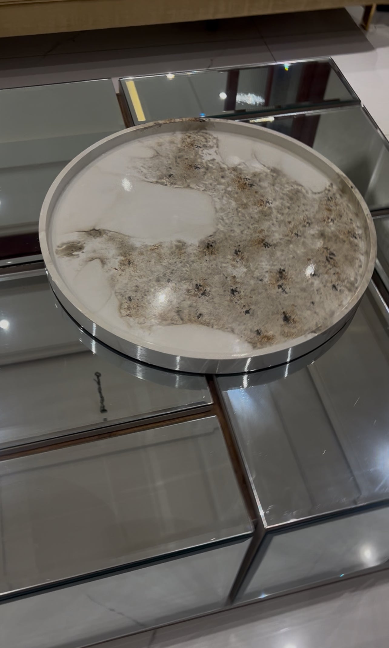 Marbalized tray