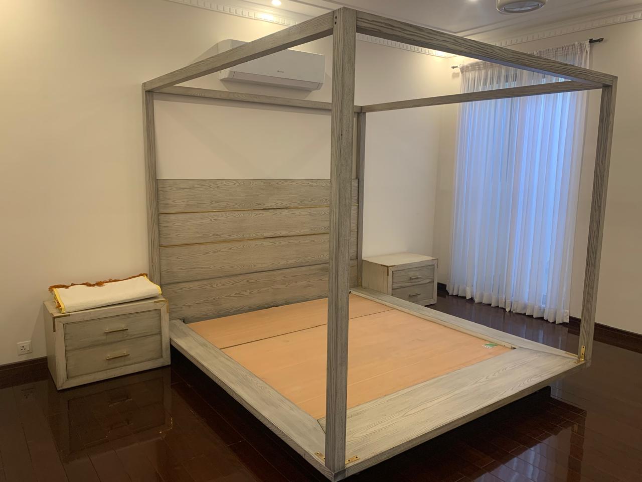 Canopy Minimalistic Bed Set